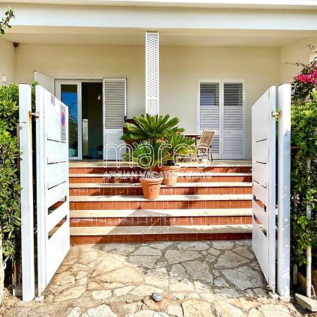 Villa Nauna, Fronte Mare Con Giardino E Terrazzo - Marea Collection Nardo Bagian luar foto
