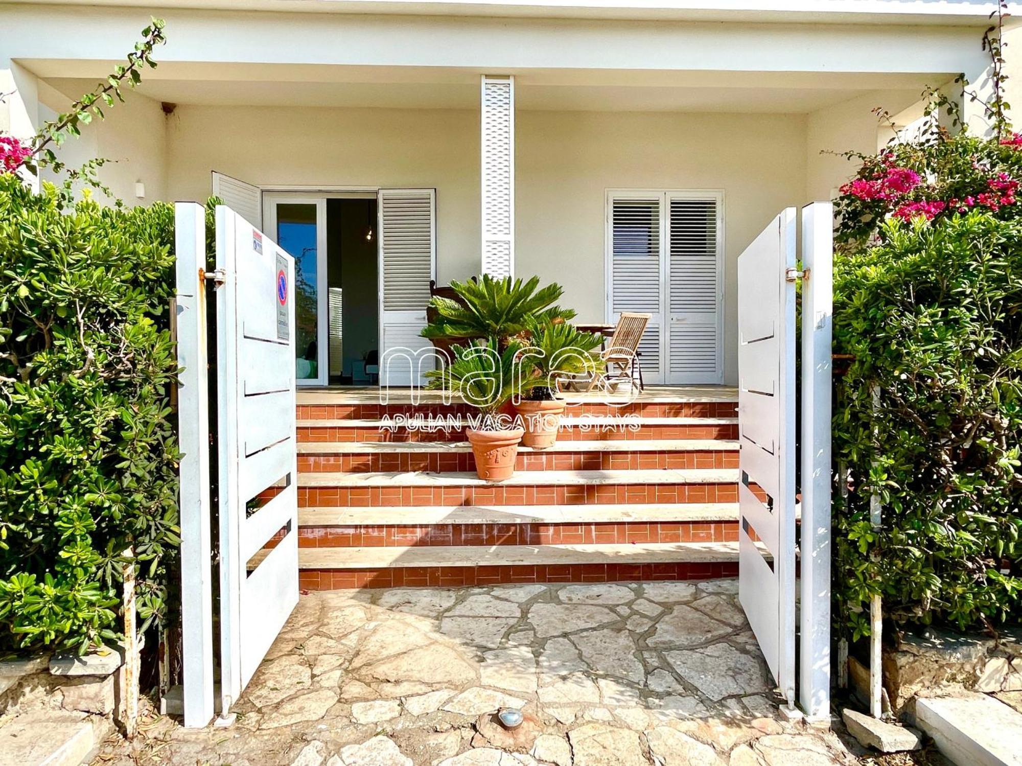 Villa Nauna, Fronte Mare Con Giardino E Terrazzo - Marea Collection Nardo Bagian luar foto