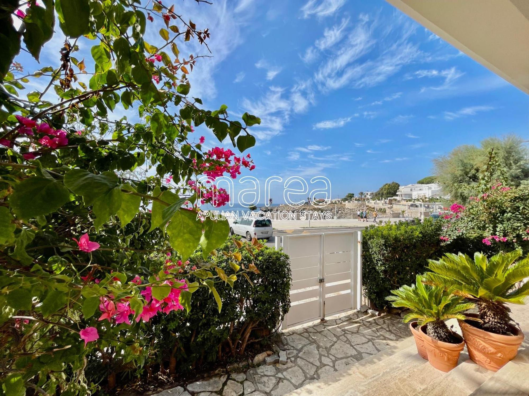 Villa Nauna, Fronte Mare Con Giardino E Terrazzo - Marea Collection Nardo Bagian luar foto